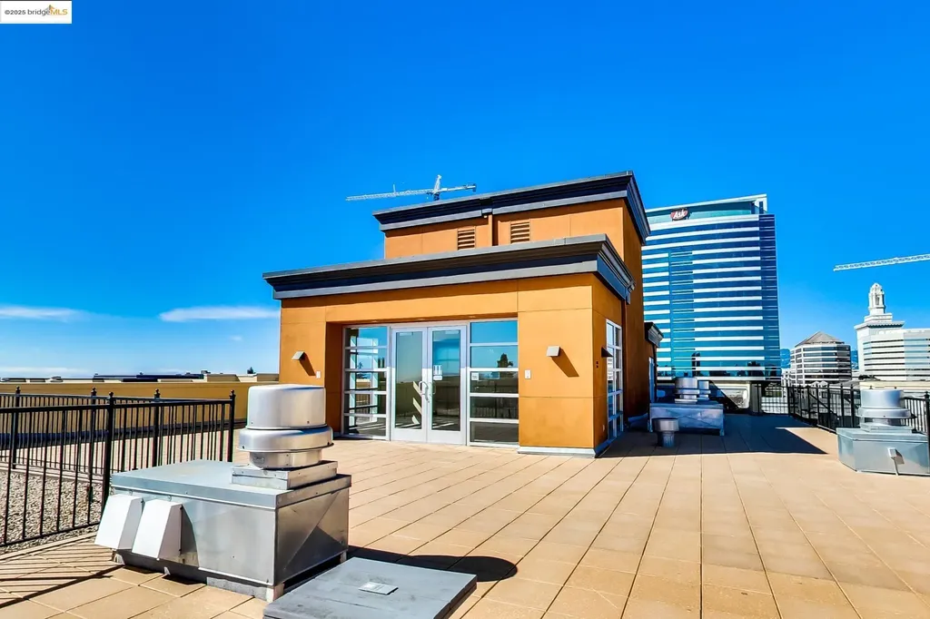 899 Clay Street Oakland CA 94607