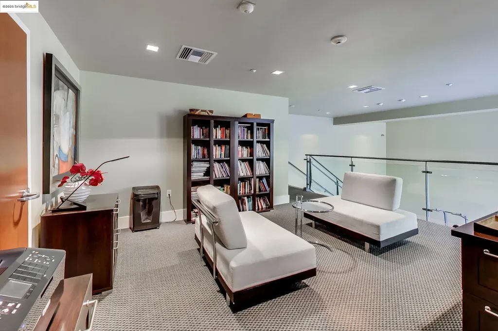 899 Clay Street Oakland CA 94607