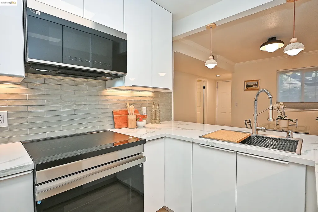 550 Canyon Oaks Drive Oakland CA 94605