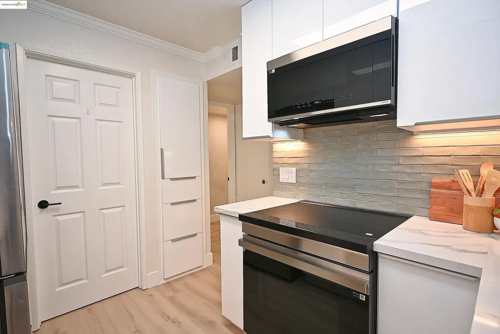 550 Canyon Oaks Drive Oakland CA 94605
