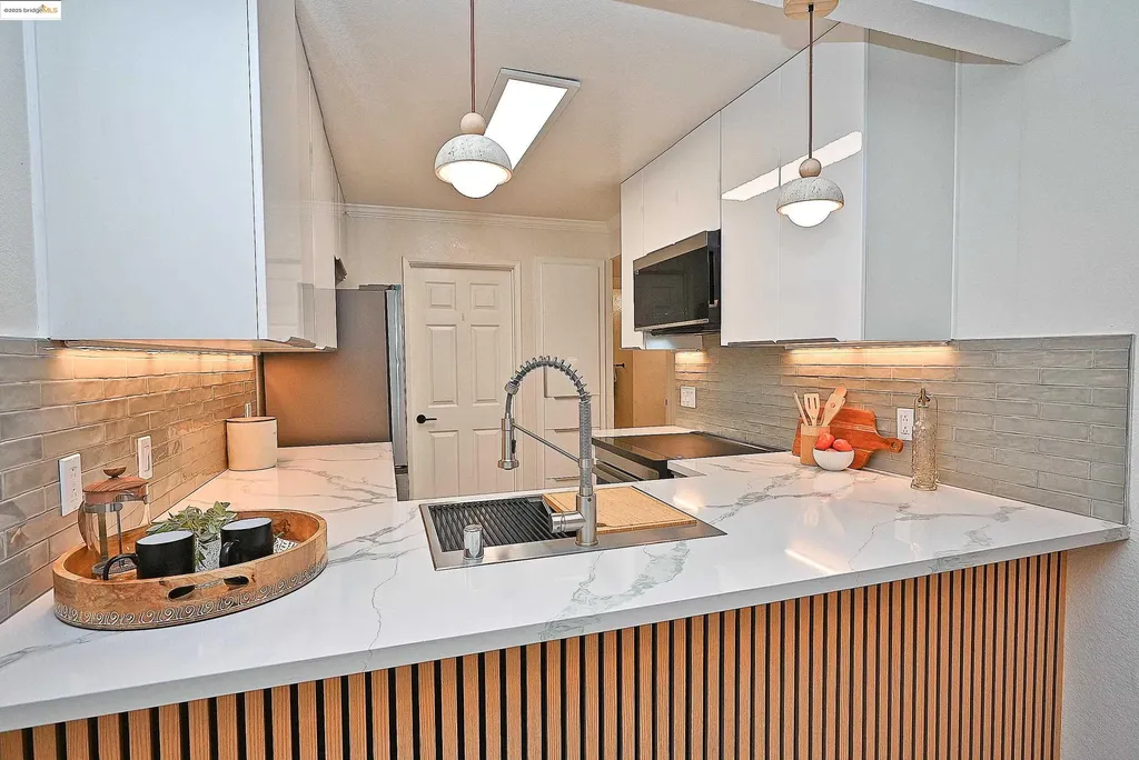 550 Canyon Oaks Drive Oakland CA 94605