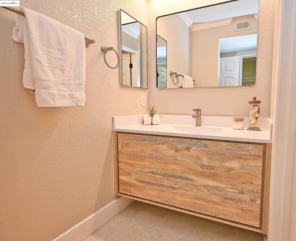 550 Canyon Oaks Drive Oakland CA 94605