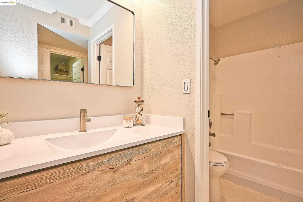 550 Canyon Oaks Drive Oakland CA 94605