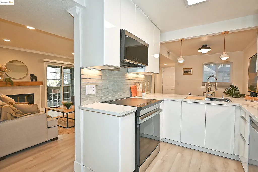 550 Canyon Oaks Drive Oakland CA 94605