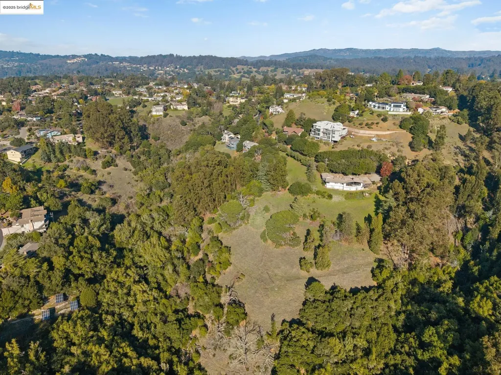 11330 Lochard Street Oakland CA 94605