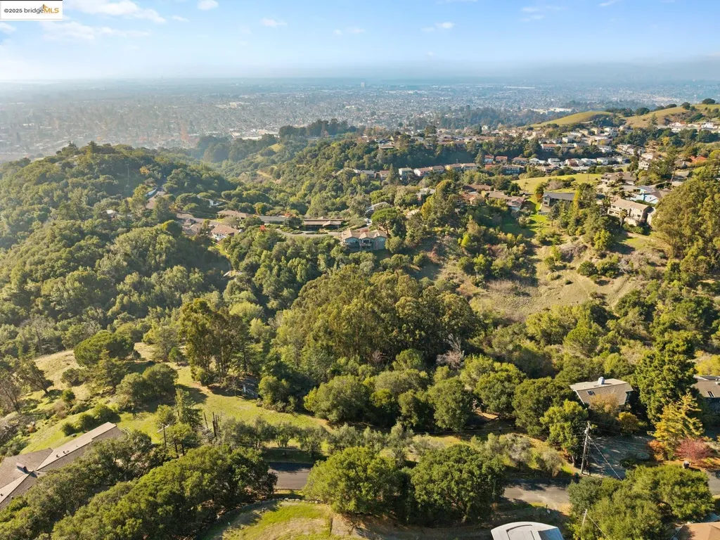 11330 Lochard Street Oakland CA 94605