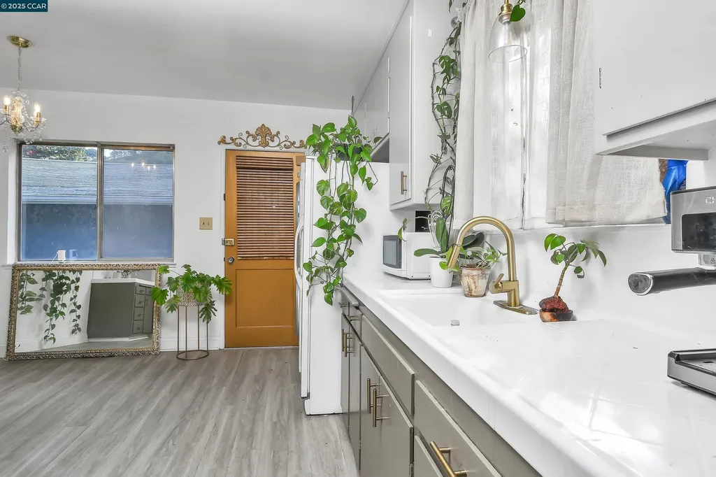 2437 Alhambra Avenue Martinez CA 94553