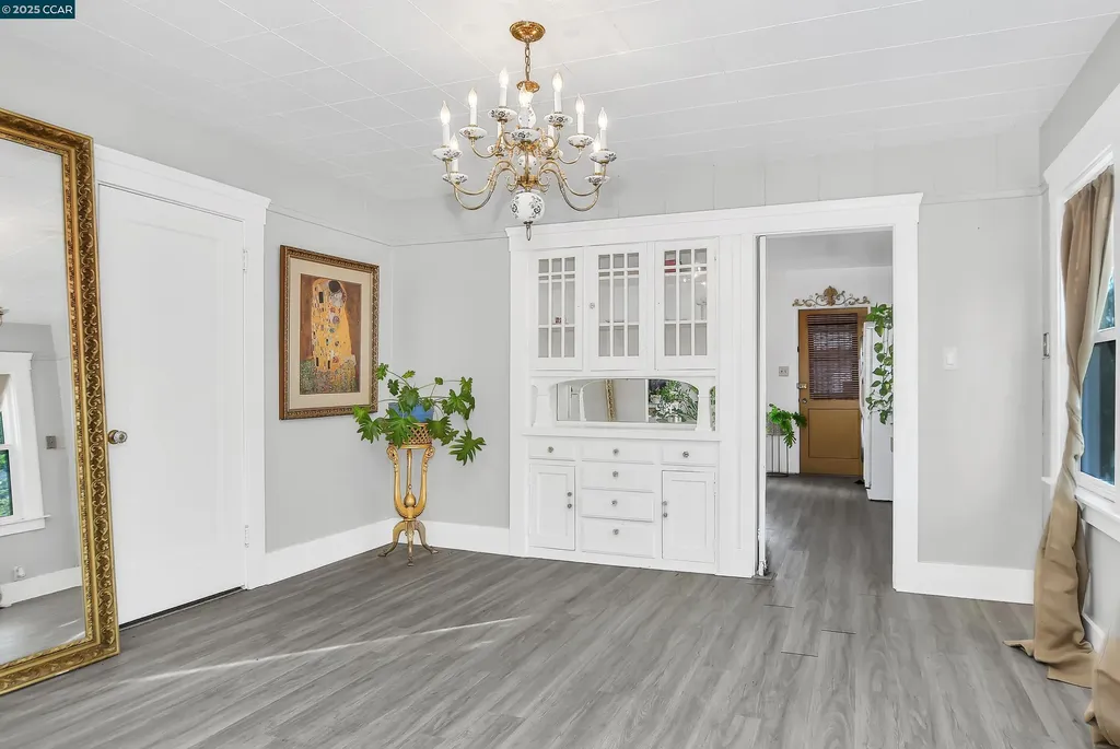 2437 Alhambra Avenue Martinez CA 94553