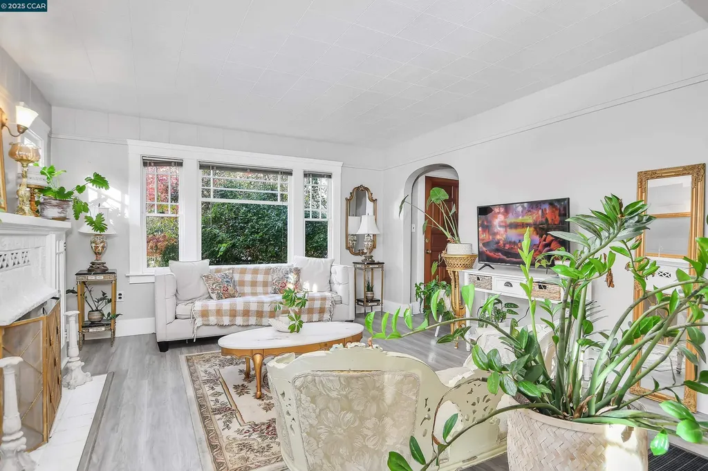 2437 Alhambra Avenue Martinez CA 94553