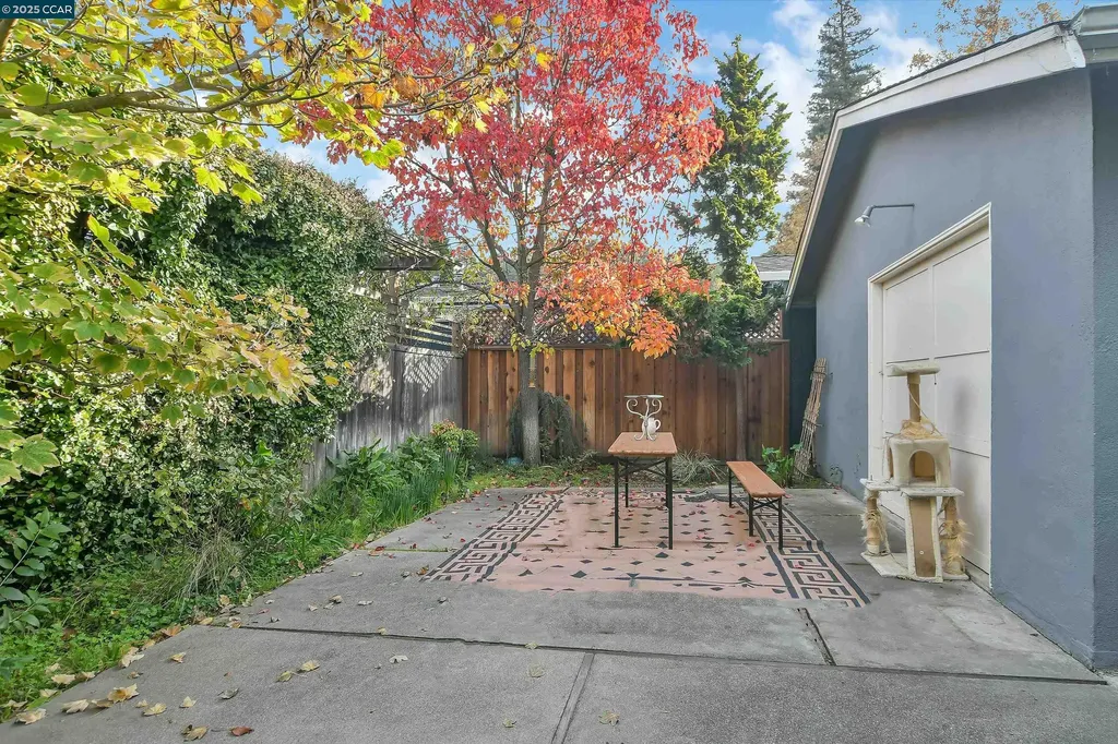 2437 Alhambra Avenue Martinez CA 94553