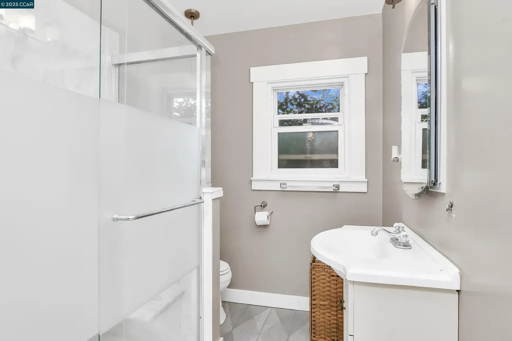 2437 Alhambra Avenue Martinez CA 94553