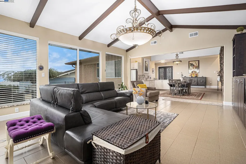 3393 Oakes Drive Hayward CA 94542