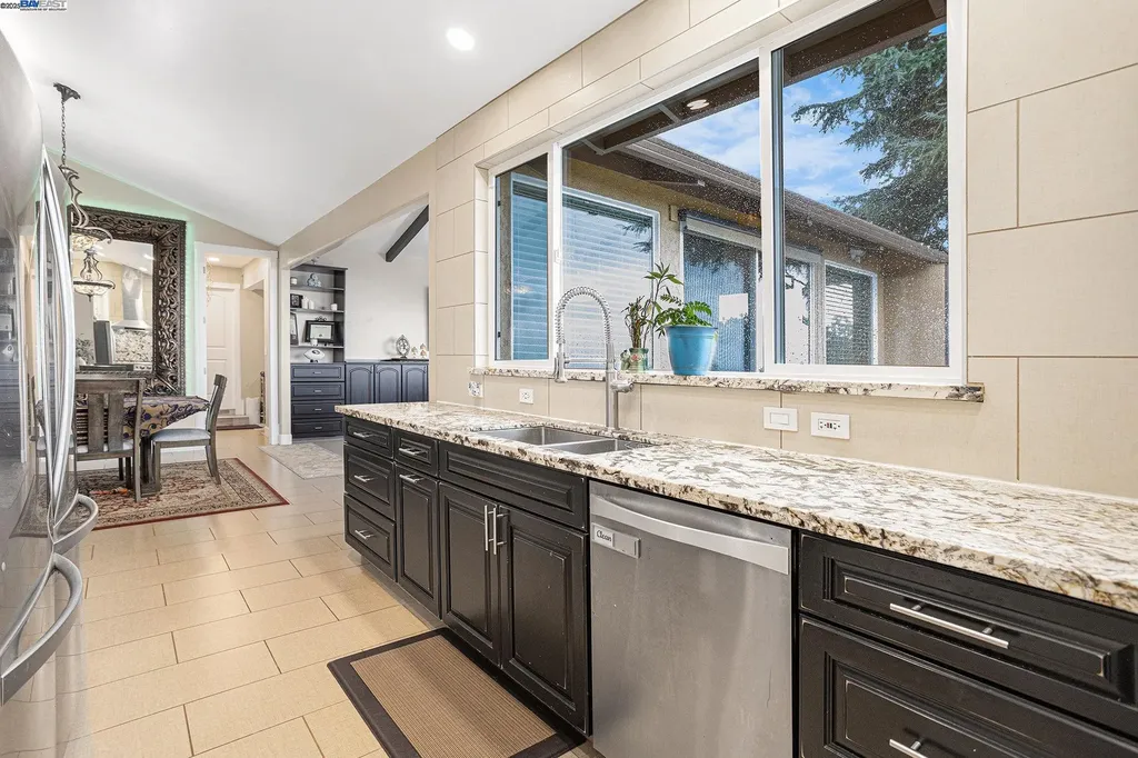 3393 Oakes Drive Hayward CA 94542