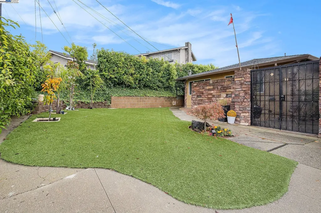 3393 Oakes Drive Hayward CA 94542