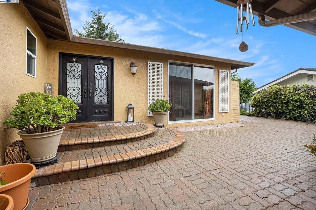 3393 Oakes Drive Hayward CA 94542