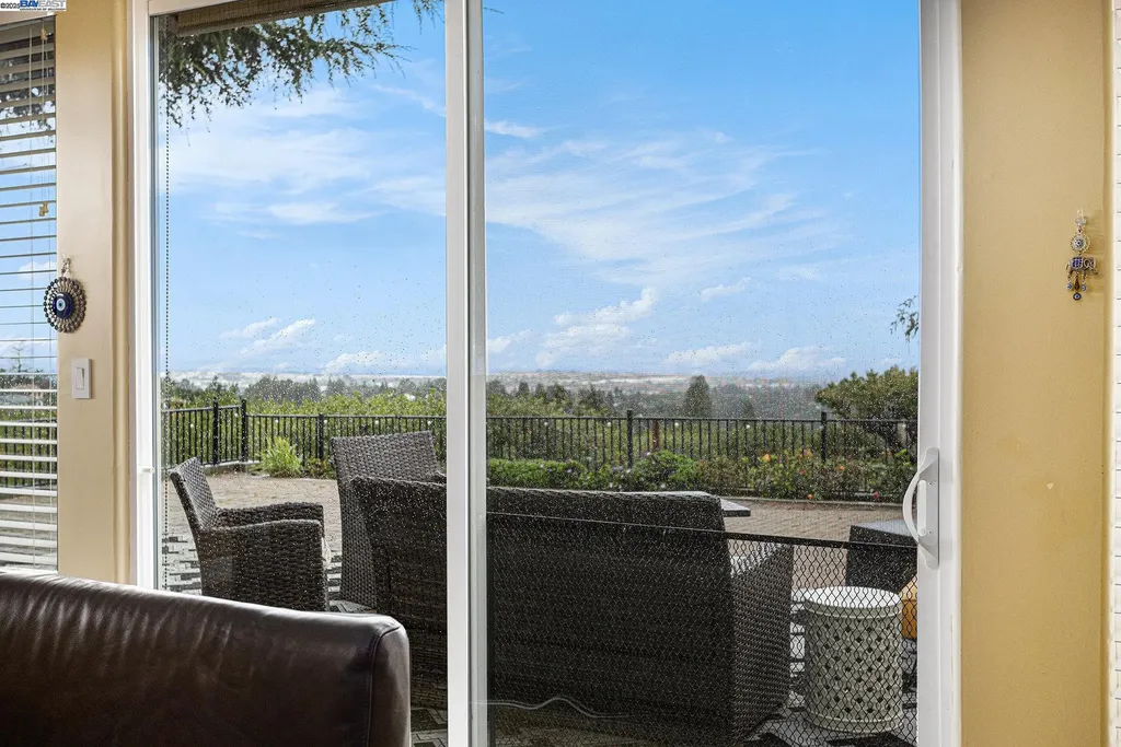 3393 Oakes Drive Hayward CA 94542