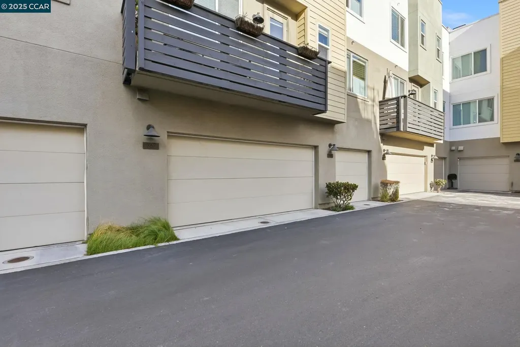 967 24th Street Oakland CA 94607