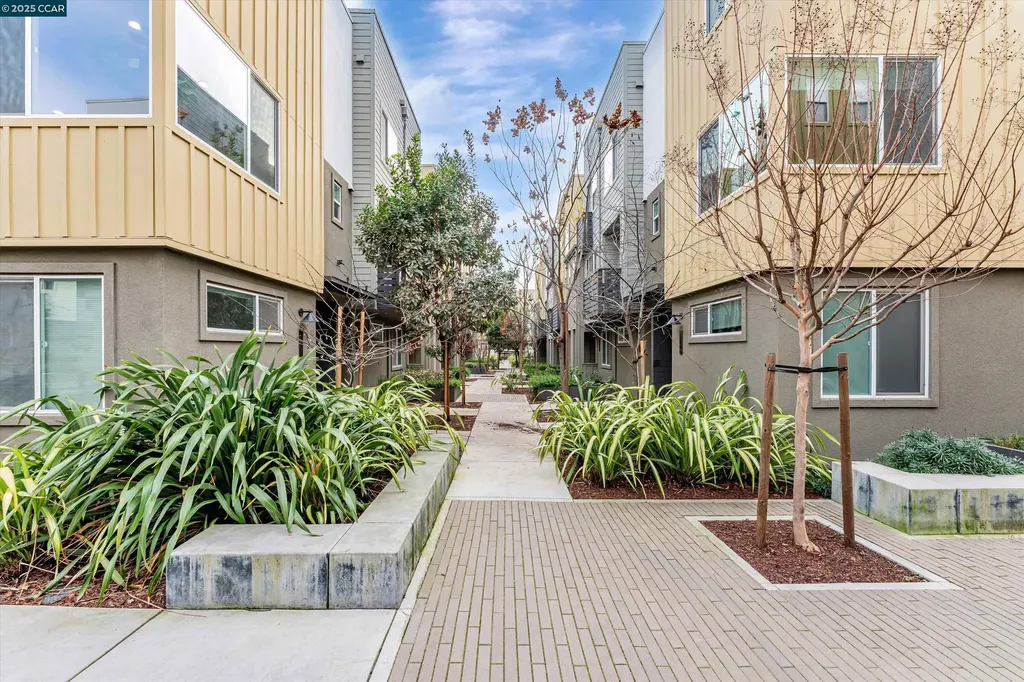 967 24th Street Oakland CA 94607