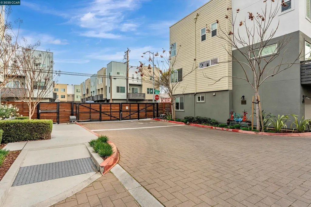 967 24th Street Oakland CA 94607