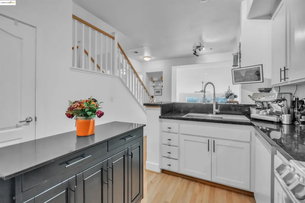 6020 Old Quarry Loop Oakland CA 94605