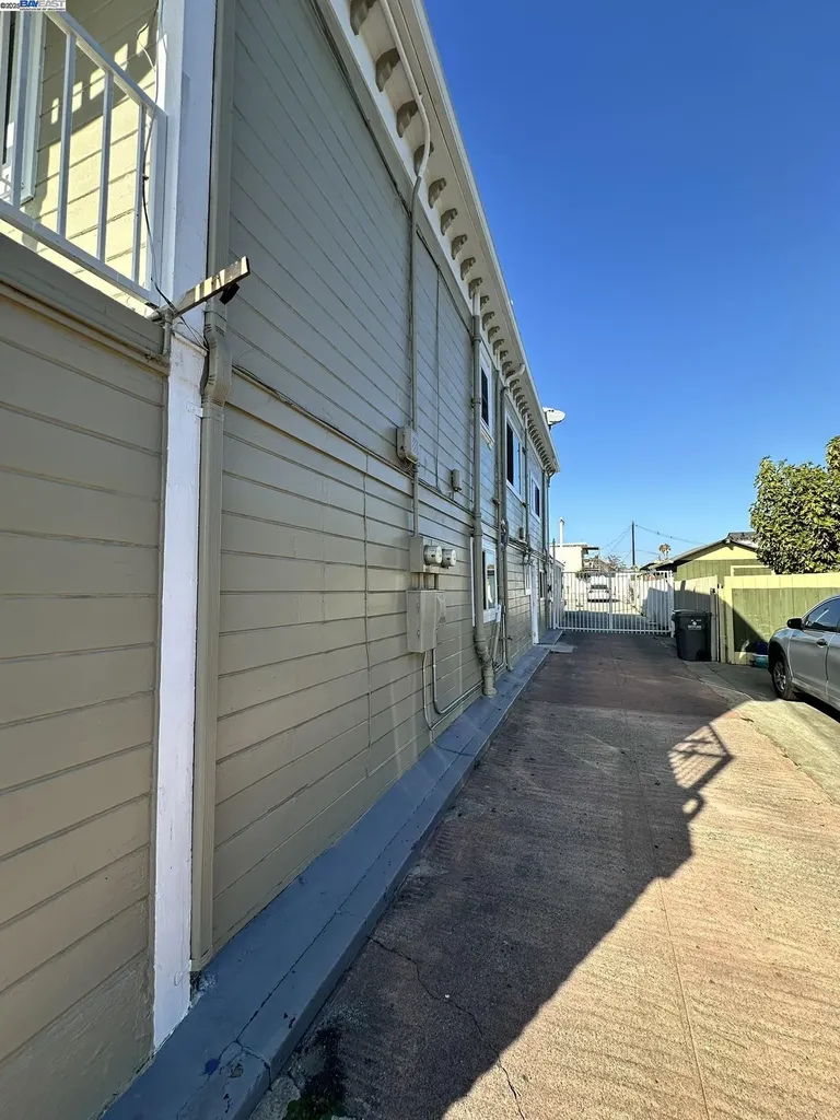 1725 96th Avenue Oakland CA 94603
