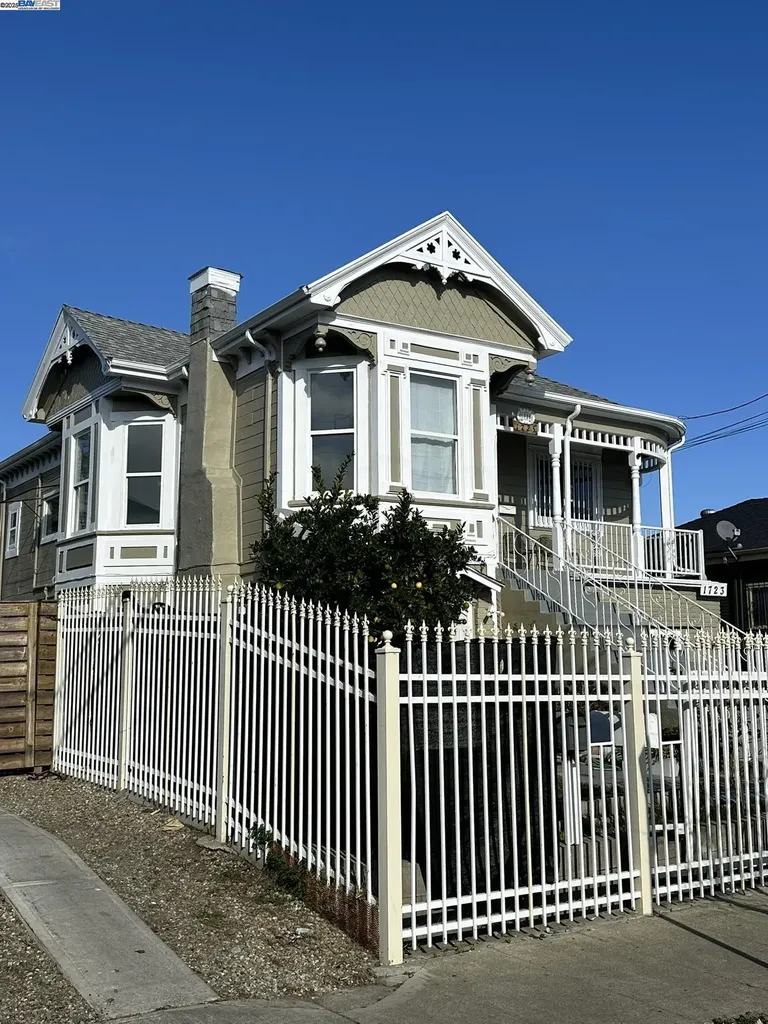1725 96th Avenue Oakland CA 94603