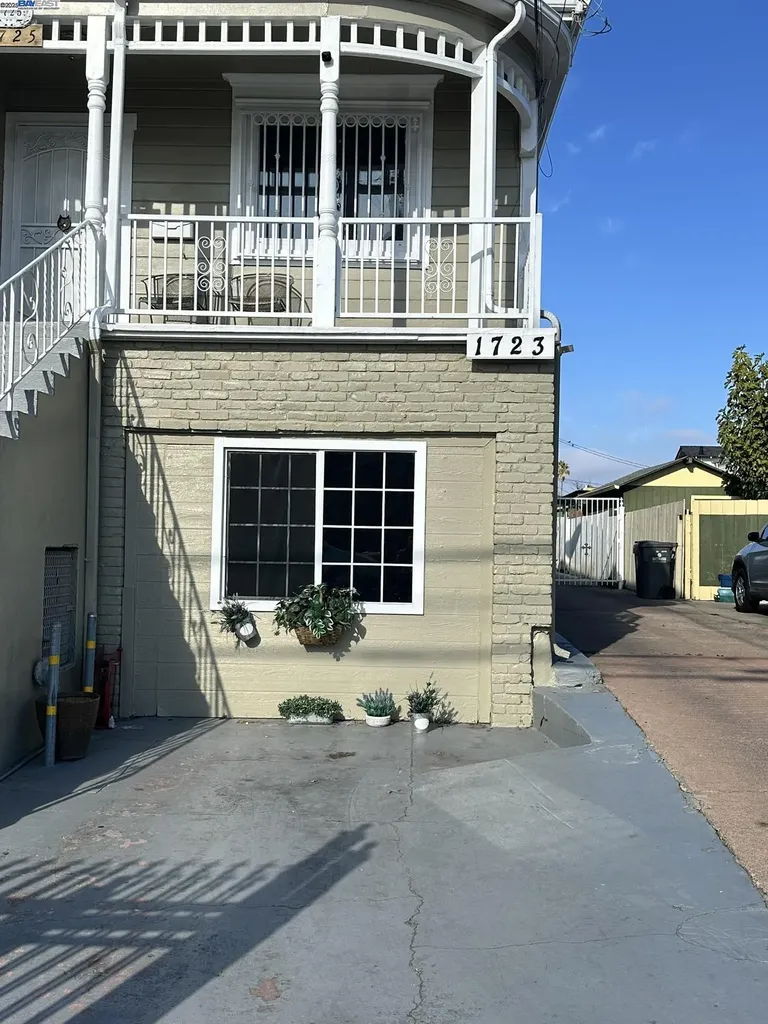 1725 96th Avenue Oakland CA 94603