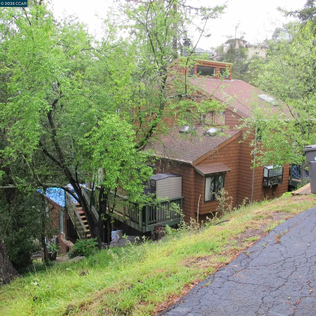 6044 Skyline Boulevard Oakland CA 94611