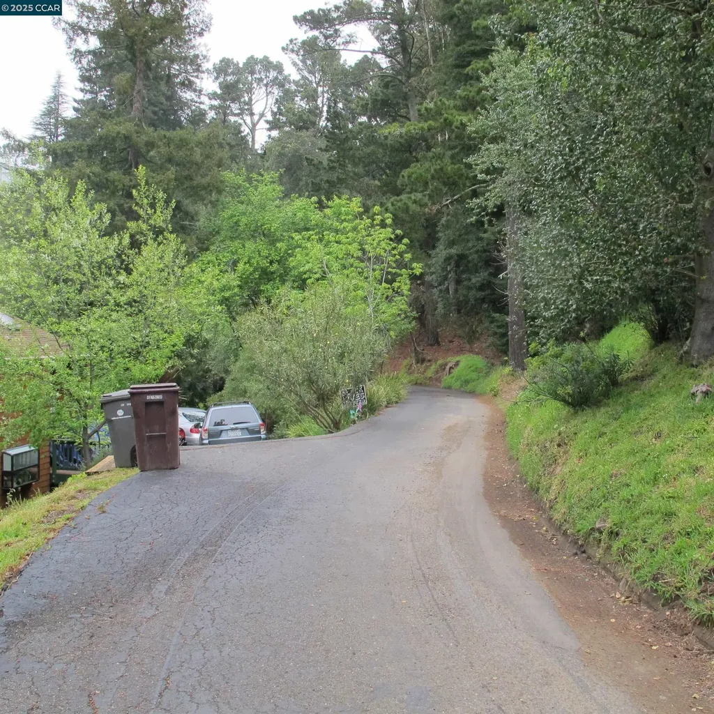6044 Skyline Boulevard Oakland CA 94611