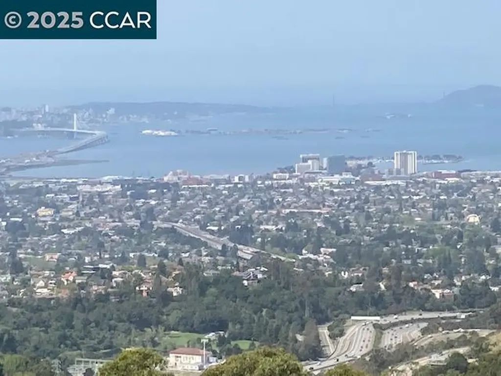 6044 Skyline Boulevard Oakland CA 94611