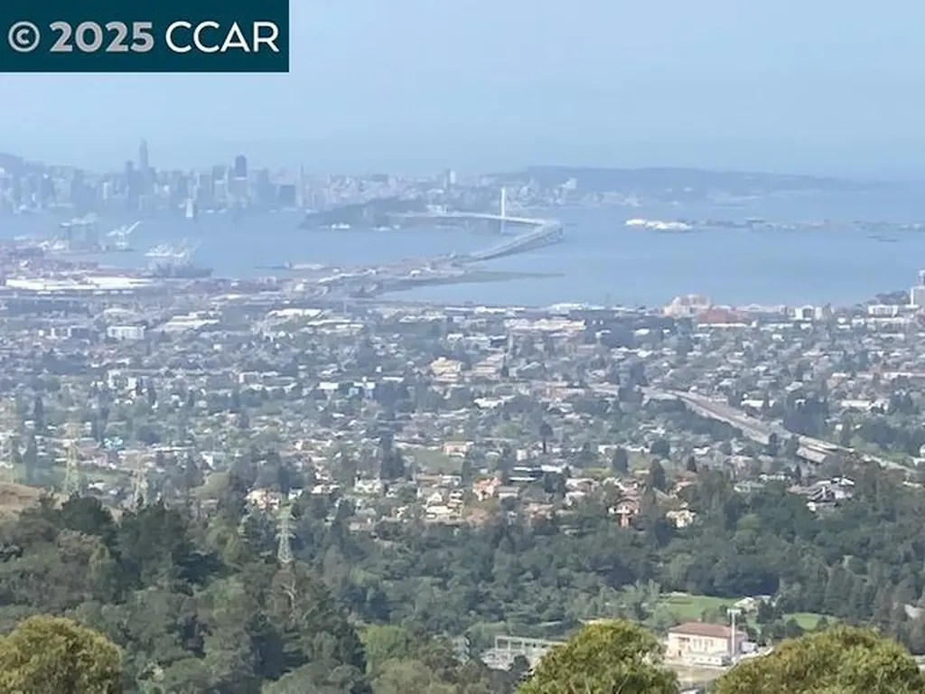 6044 Skyline Boulevard Oakland CA 94611