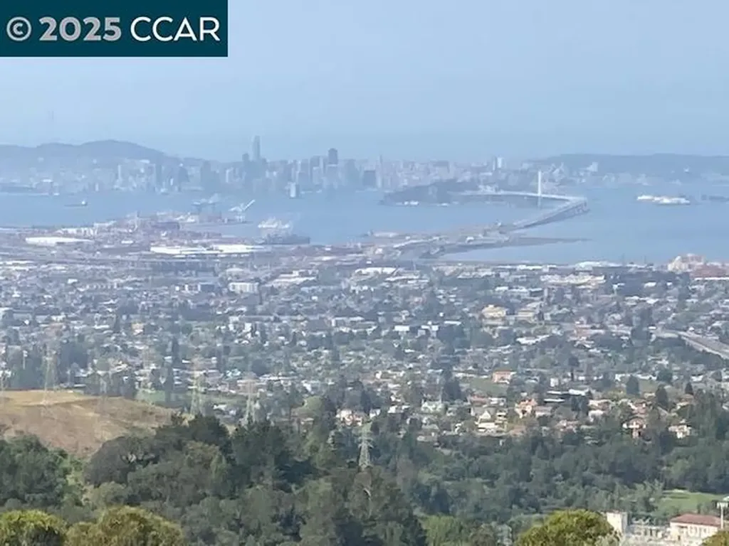 6044 Skyline Boulevard Oakland CA 94611