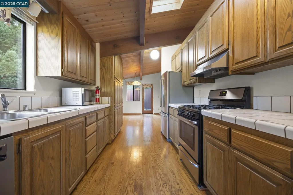 1383 Alvarado Road Berkeley CA 94705