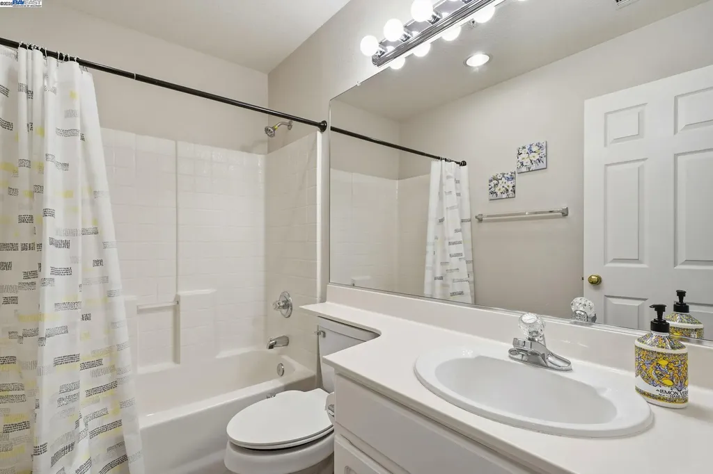 10856 Glengarry Lane Dublin CA 94568