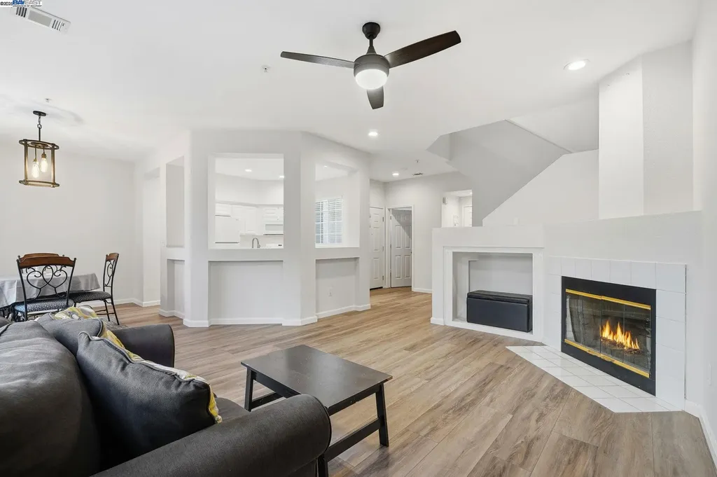 10856 Glengarry Lane Dublin CA 94568