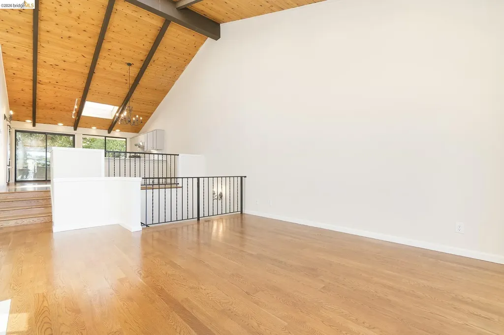 1881 Grand View Drive Oakland CA 94618