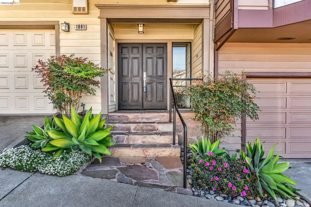 1881 Grand View Drive Oakland CA 94618