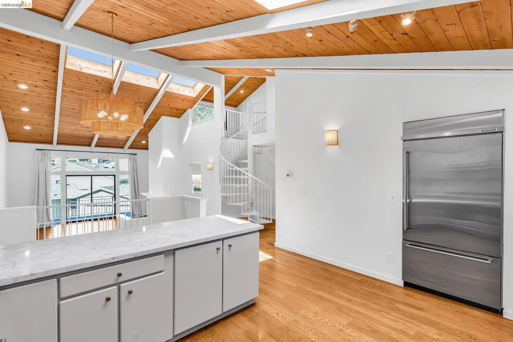 1881 Grand View Drive Oakland CA 94618