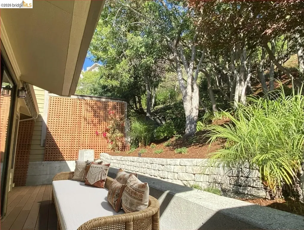 1881 Grand View Drive Oakland CA 94618