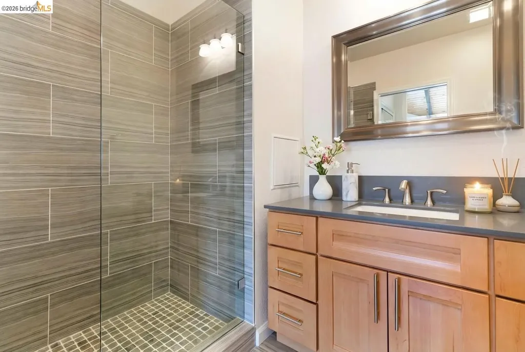 1881 Grand View Drive Oakland CA 94618