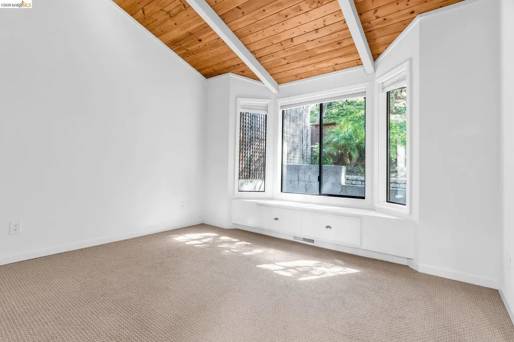 1881 Grand View Drive Oakland CA 94618