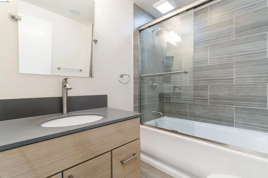 1881 Grand View Drive Oakland CA 94618