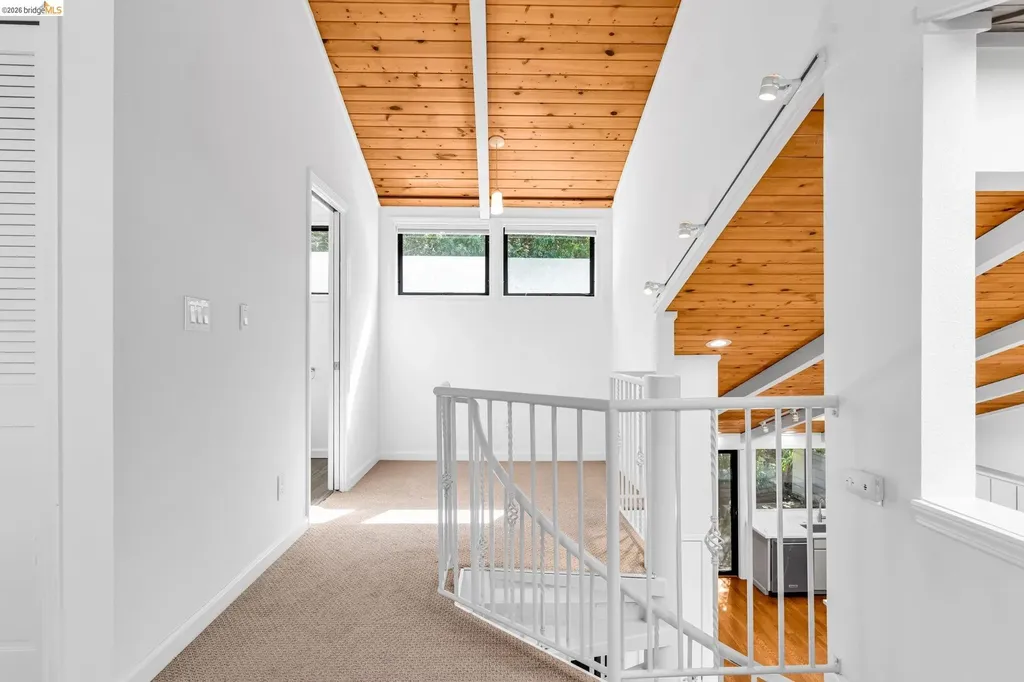 1881 Grand View Drive Oakland CA 94618