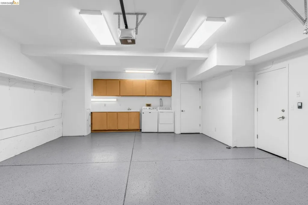 1881 Grand View Drive Oakland CA 94618