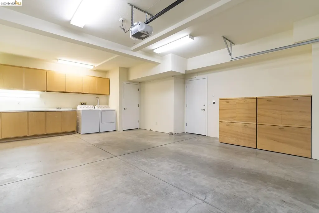 1881 Grand View Drive Oakland CA 94618