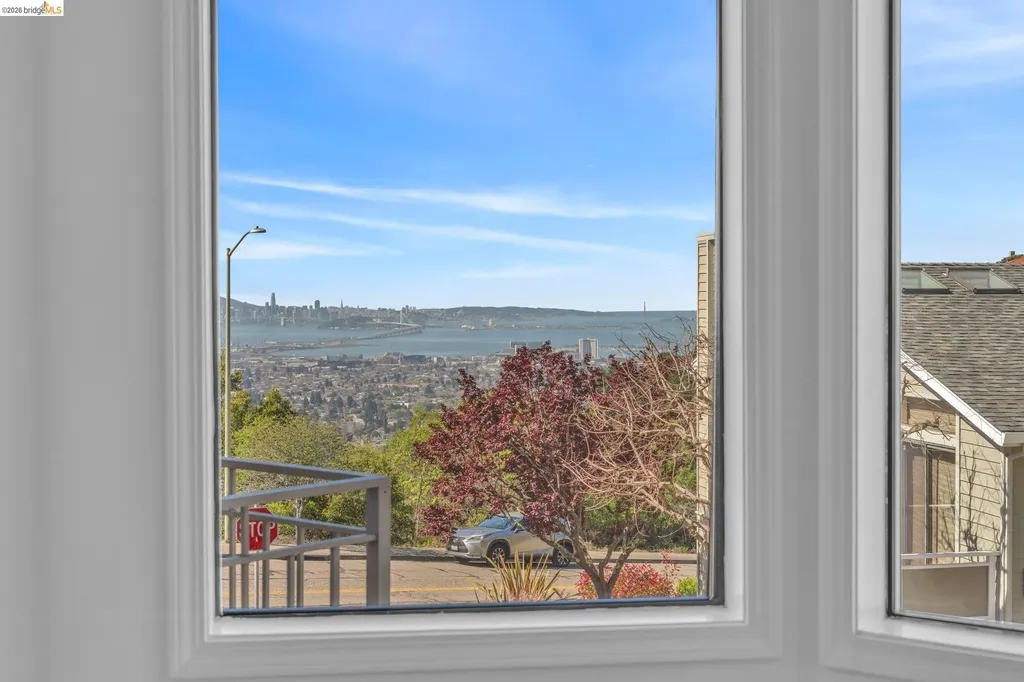 1881 Grand View Drive Oakland CA 94618