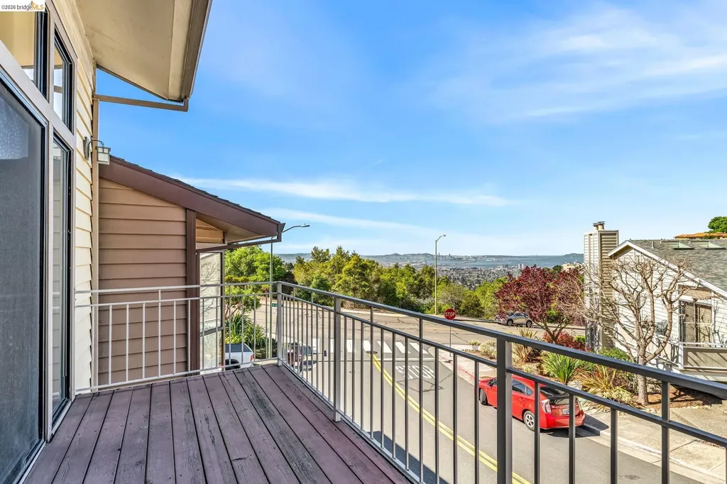 1881 Grand View Drive Oakland CA 94618