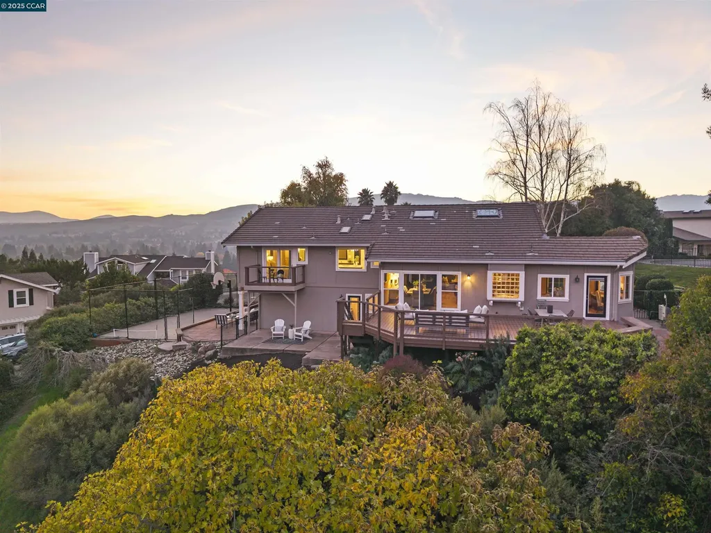 392 Paraiso Drive Danville CA 94526