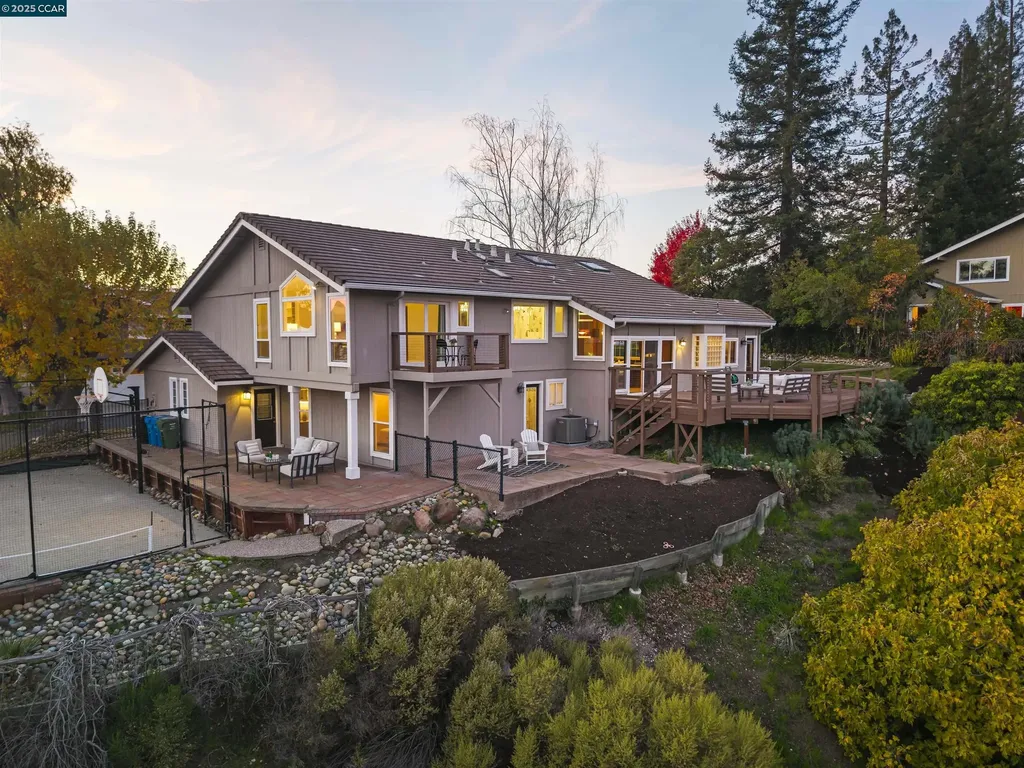 392 Paraiso Drive Danville CA 94526