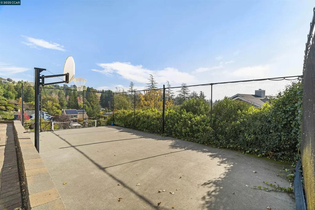 392 Paraiso Drive Danville CA 94526